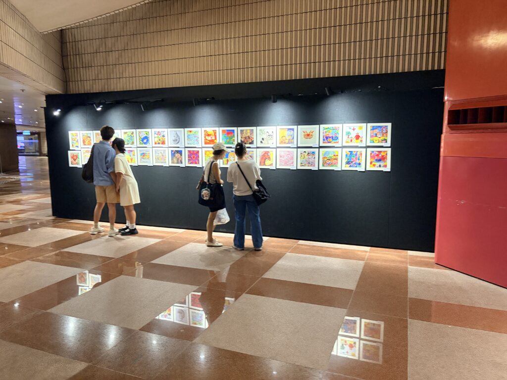 香港視藝活動協會藝術慈善比賽展覽於2026年8月5至6日在香港文化中心舉行，當中以「繪暖人間」國際視覺藝術慈善比賽為主要展覽項目。